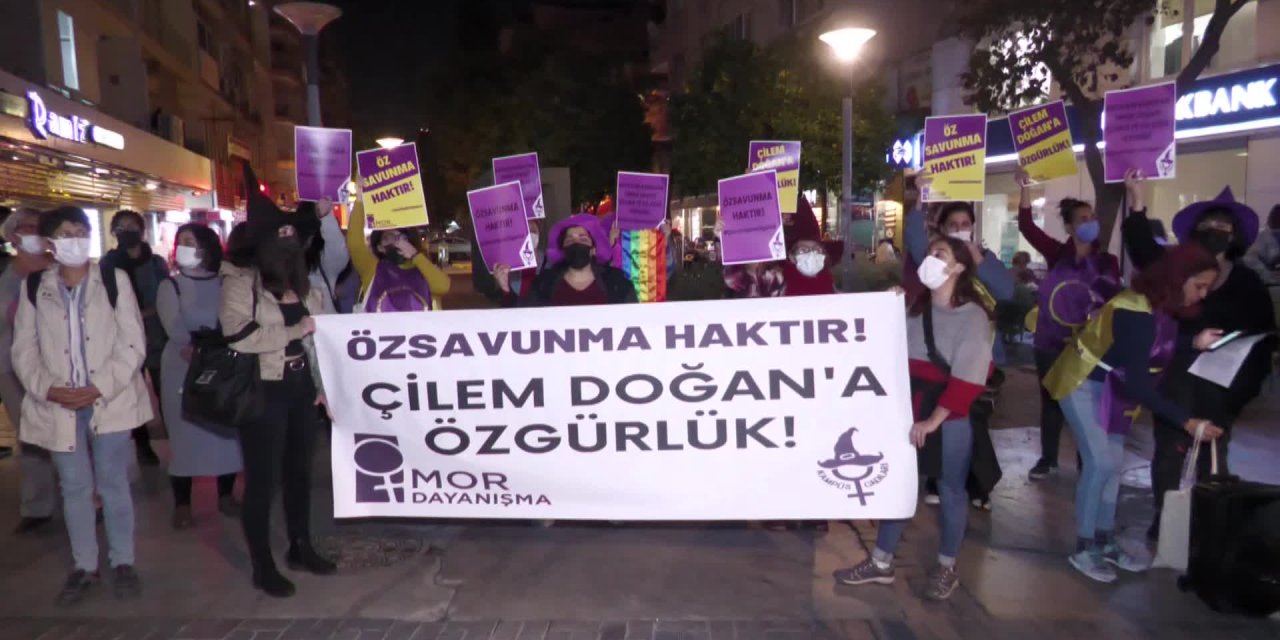 İZMİR'DE 'ÇİLEM DOĞAN KARARI' PROTESTOSU