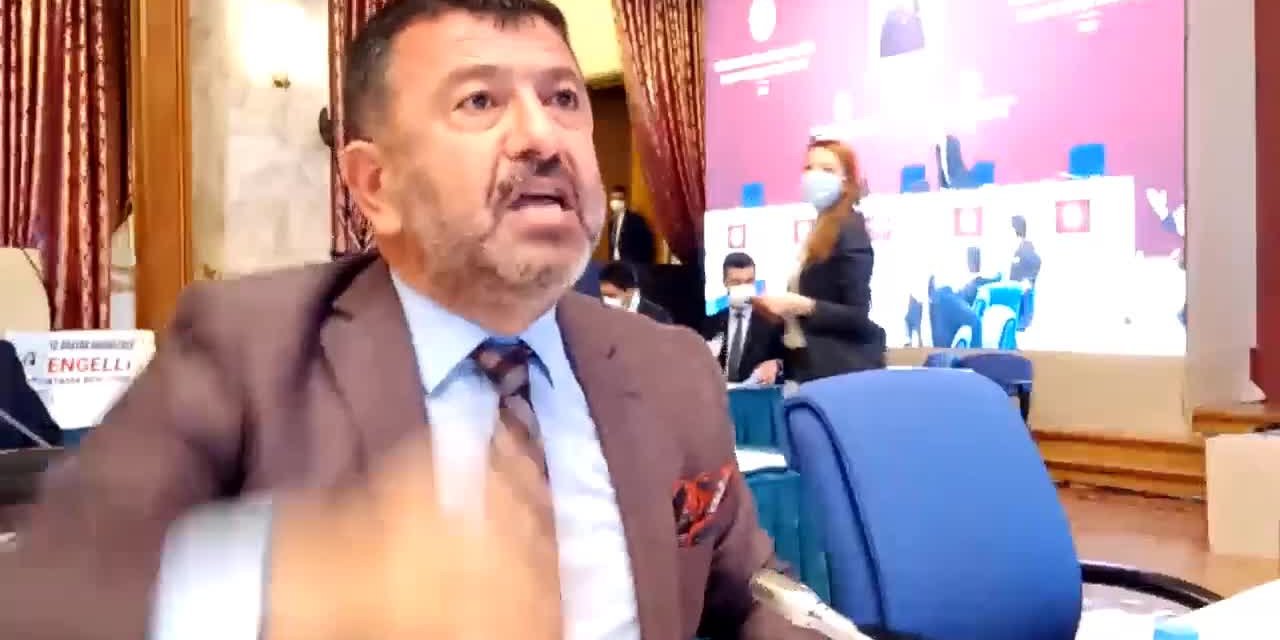 AĞBABA: İSTANBUL BÜYÜKŞEHİR BELEDİYE BAŞKANLIĞI’NI BABANIZIN ÇİFTLİĞİNE ÇEVİRDİNİZ