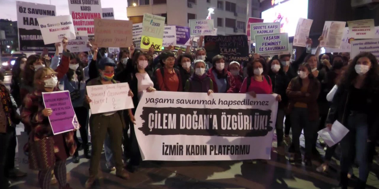 İZMİRLİ KADINLARDAN 'ÇİLEM DOĞAN KARARI' PROTESTOSU