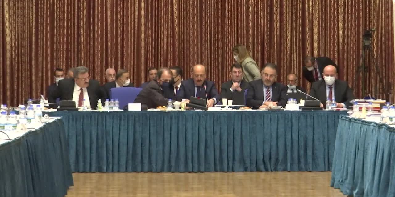 BAKAN BİLGİN: ASGARİ ÜCRET ŞU KADAR OLSUN DEMEMİN BİR ANLAMI YOK