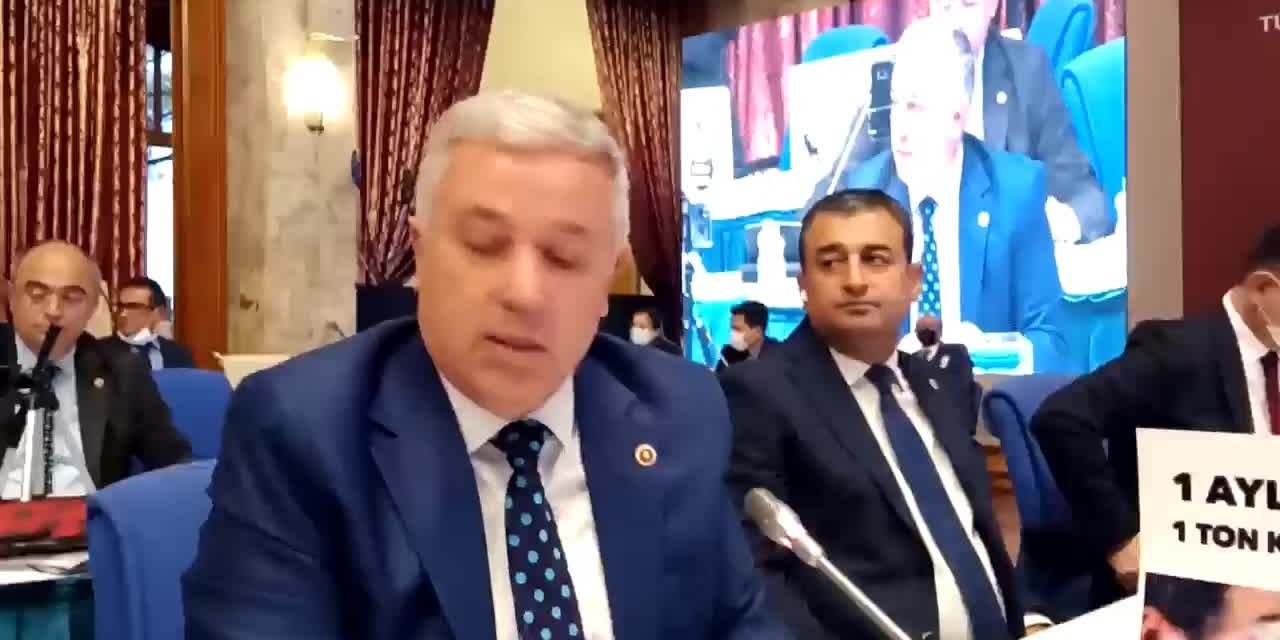 CHP’Lİ ARIK, BAKAN BİLGİN’E “ALARMLI BEBEK MAMASINI” GÖSTERDİ: “BU ÜLKE HİÇBİR ZAMAN ÇOCUK MAMASINA KİLİT VURMADI”