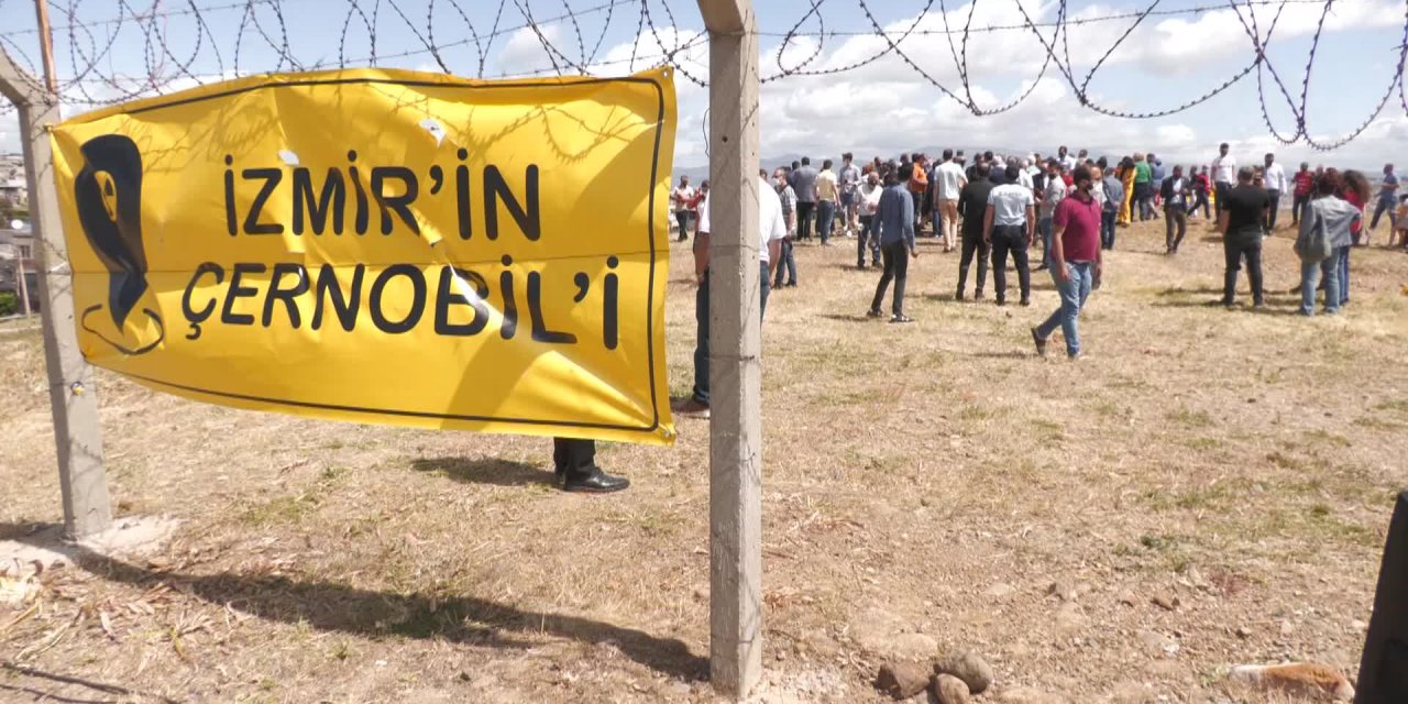 CHP'Lİ BAŞKAN, İZMİR'İN ÇERNOBİL'İNE KARŞI "DURAN ADAM" EYLEMİ BAŞLATTI