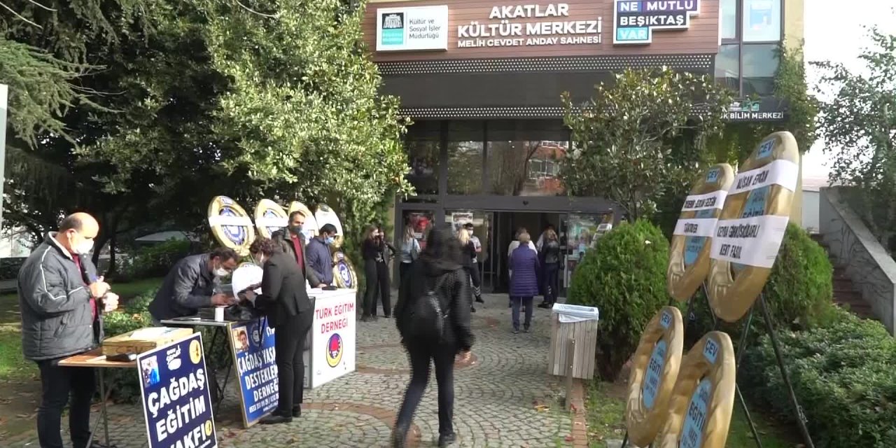 KADIN HAKLARI SAVUNUCUSU FATMA ÇİĞDEM AYDIN'IN TABUTUNU KADINLAR TAŞIDI