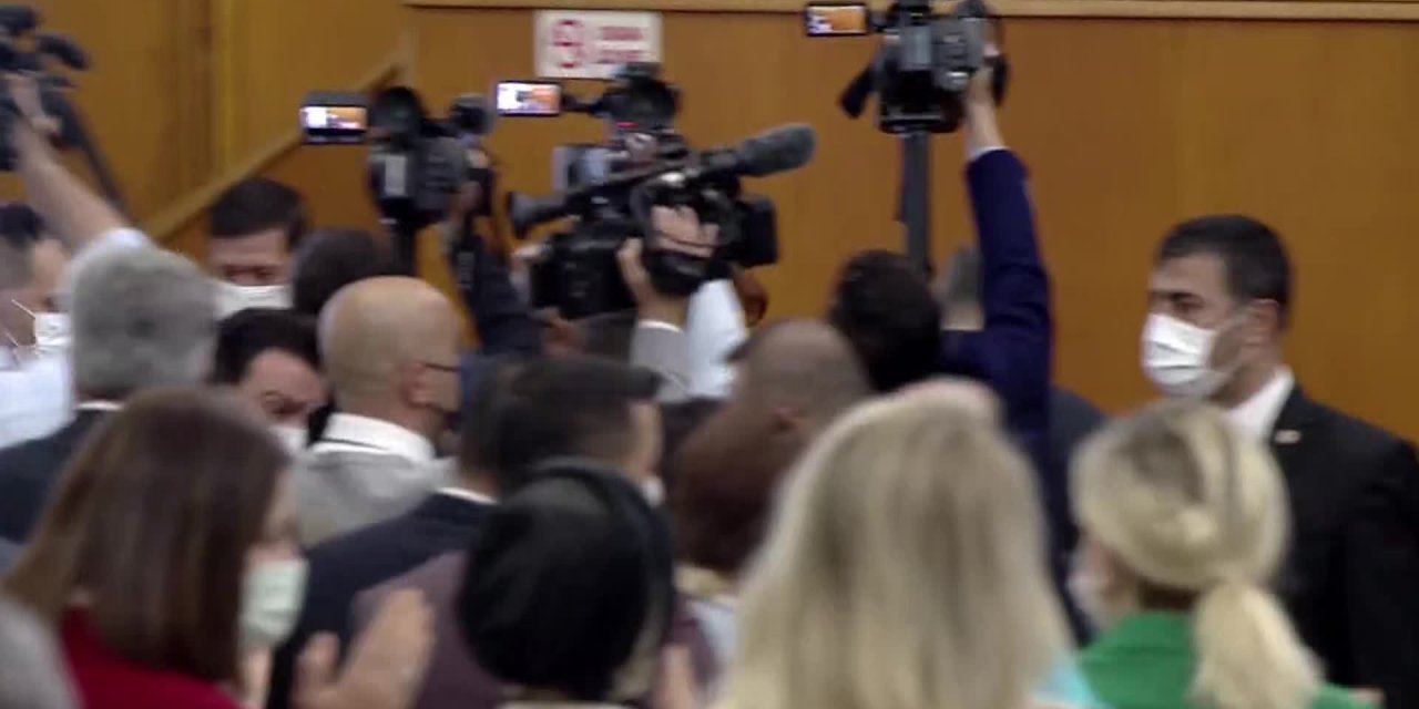 AKŞENER: ŞEHİDE ‘KELLE’ DİYEN ŞUURSUZLAR BİZE AHKAM KESEMEZ