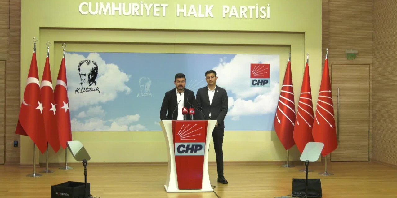 CHP GENÇLİK KOLLARI GENEL BAŞKANI SEÇİLEN GENÇOSMAN KİLLİK, GÖREVİ EMRE YILMAZ'DAN DEVRALDI: "BAŞKA BİR GELECEĞİ MÜMKÜN KILACAĞIZ"