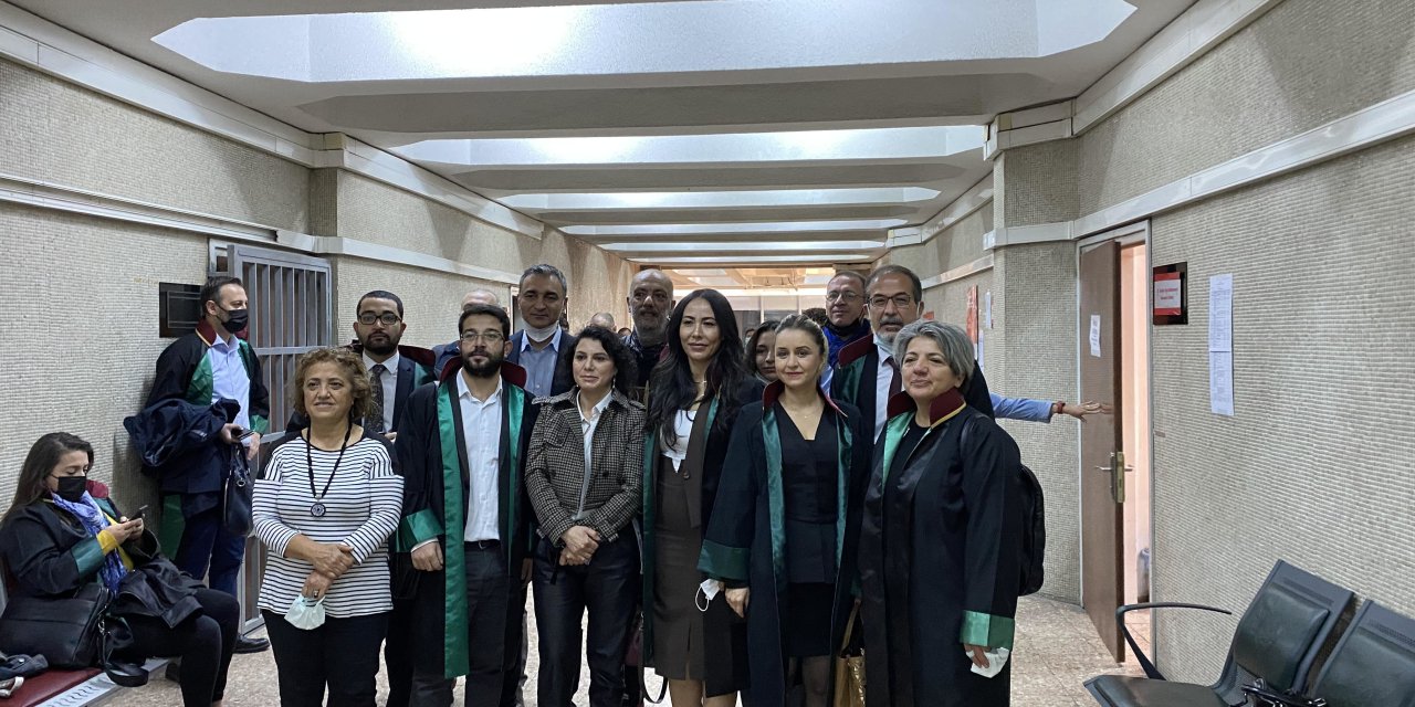 GAZETECİ SİBEL HÜRTAŞ'A AÇILAN DAVANIN İLK DURUŞMASI YAPILDI: “BU İDDİANAME GAZETECİLİĞİN KRİMİNALİZE EDİLMESİNİN BİR PARÇASIDIR”