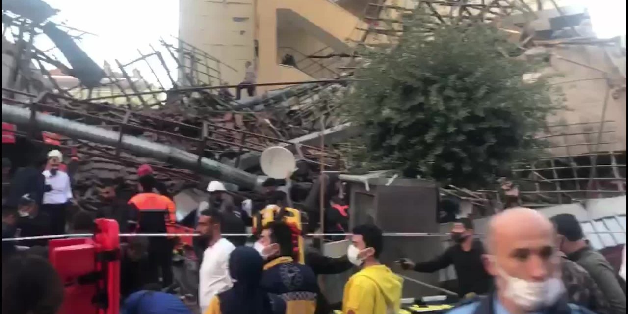 MALATYA'DA İKİ KATLI BİNA ÇÖKTÜ