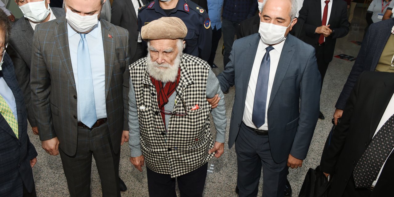TARSUS BELEDİYESİ, ATATÜRK’Ü, SERGİ, KONFERANS VE SEVDİĞİ ŞARKILARLA ANDI
