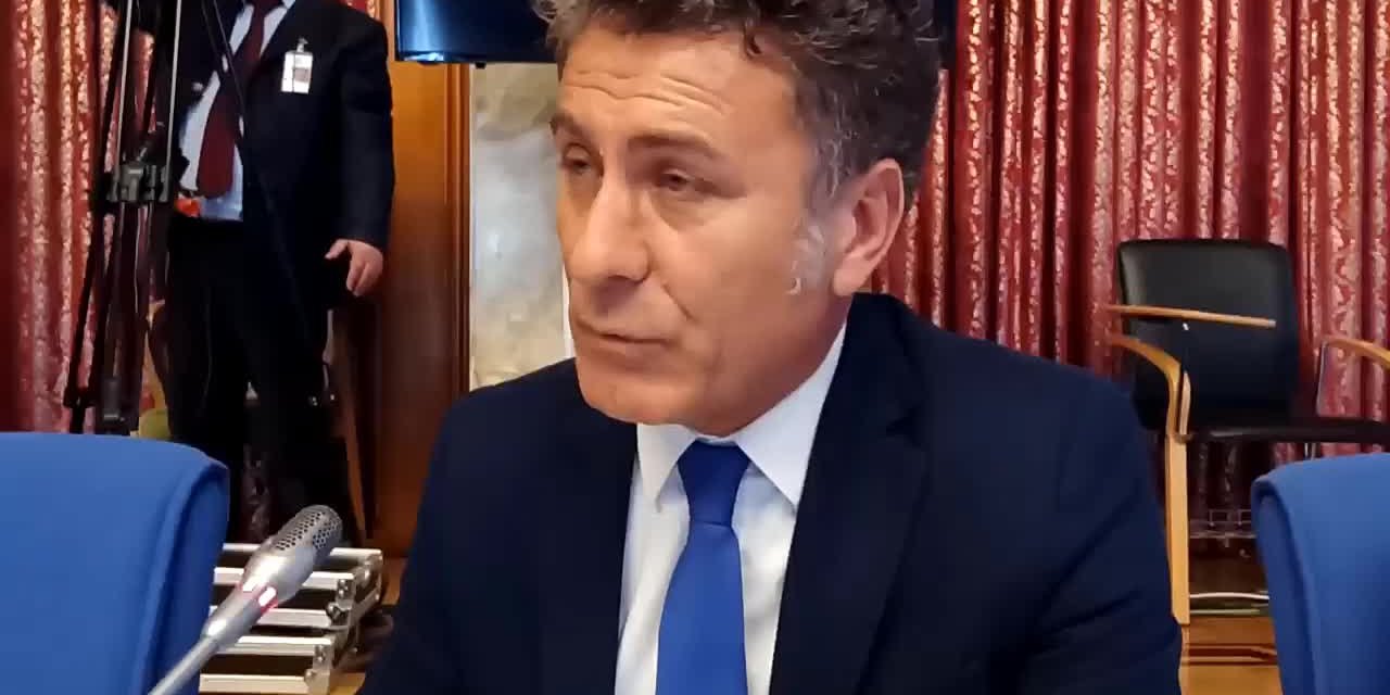 DENİZ DİBİ TEMİZLİĞİ KAPSAMINDA KARTAL SAHİLİNDEN KİLOLARCA ATIK ÇIKARILDI