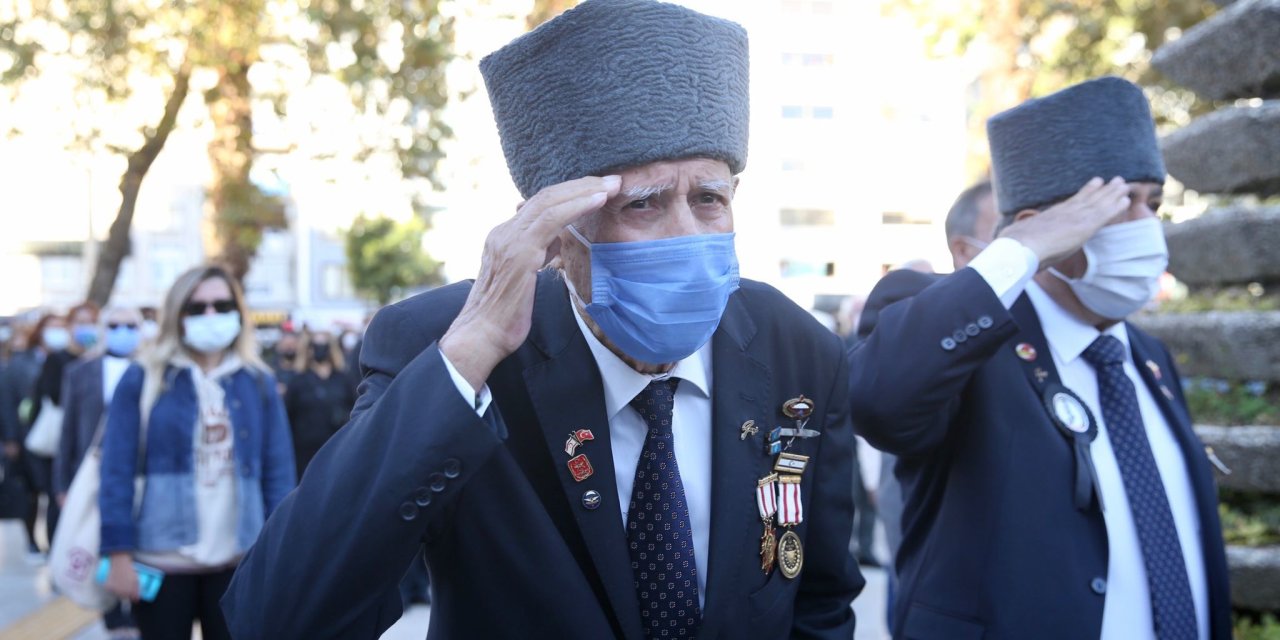 ATATÜRK, KARŞIYAKA'DA ANILDI