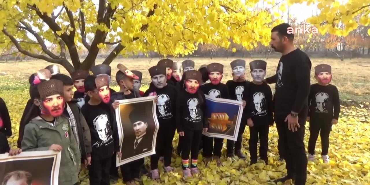 ATATÜRK’Ü KAYISI BAHÇESİNDE ANDILAR