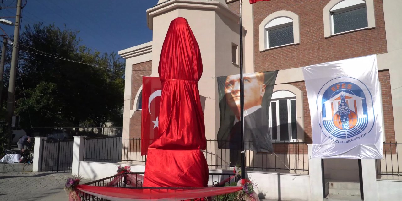 ÇAMLIK 10 KASIM’DA ATATÜRK HEYKELİNE KAVUŞTU