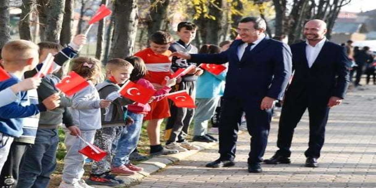 BATUR: BİZLER SOYDAŞ, BİZLER KARDEŞ, BİZLER ÇOK İYİ DOSTLARIZ