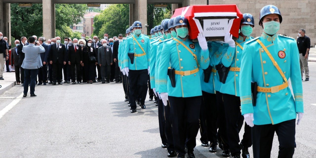 ESKİ MİLLETVEKİLİŞEVKİ GÖĞÜSGER TBMM'DE DÜZENLENEN CENAZE TÖRENİİLE SON YOLCULUĞUNA UĞURLANDI