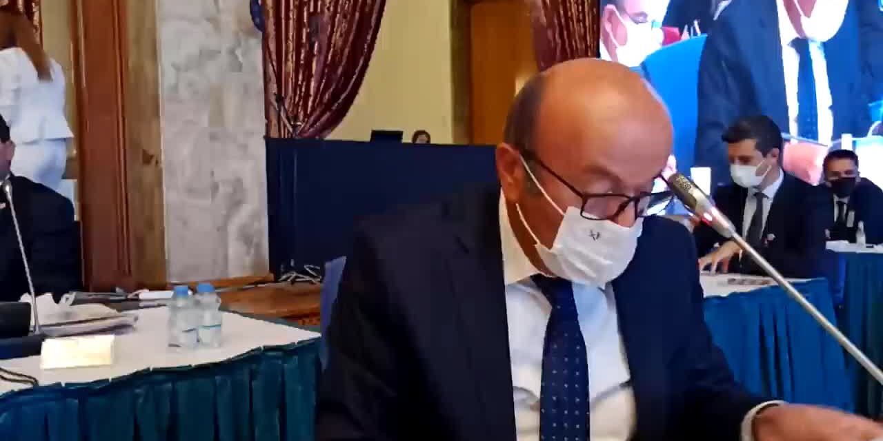 CHP'Lİ BEKAROĞLU: TİKSİNDİRİCİ BORÇLARI ÖDEMEYECEĞİZ, DİYOR. BURADA MİLLETİN MENFAATİ VAR, NEREDE VAR ŞİKAYET