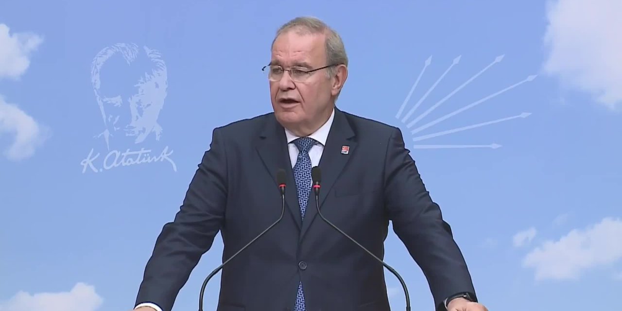 ÖZTRAK: "ATATÜRKÇÜLERİN GİYDİĞİ ELBİSENİN KUMAŞINDA KUVAY-I MİLLİYE, MÜDAFAA-İ HUKUK VARDIR, ERDOĞAN'A BİRKAÇ BEDEN BOL GELİR"