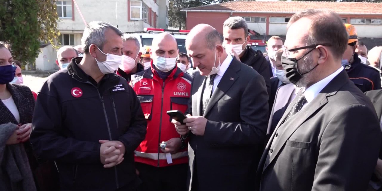 BAKAN SOYLU “AFET BİLEKLİĞİ PROJESİNİ” AÇIKLADI: “ENKAZDAN ÇIKARILANLARA ÖZEL BİR BİLEKLİK TAKILACAK”