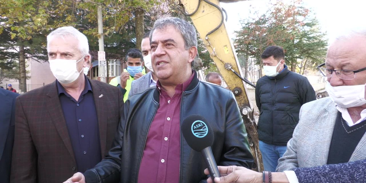 PURSAKLAR’DA 30 YILLIK PASLI BORULAR DEĞİŞTİRİLİYOR