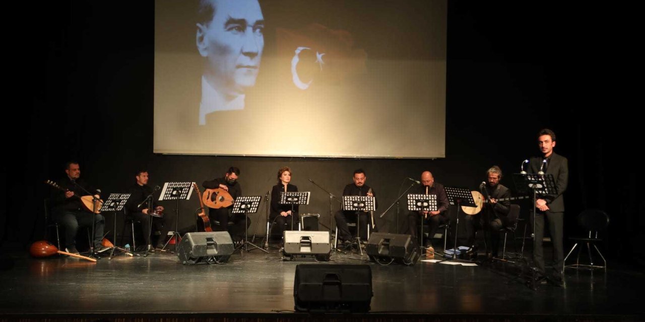 ATATÜRK ODUNPAZARI'NDA SEVDİĞİ ŞARKILARLA ANILDI