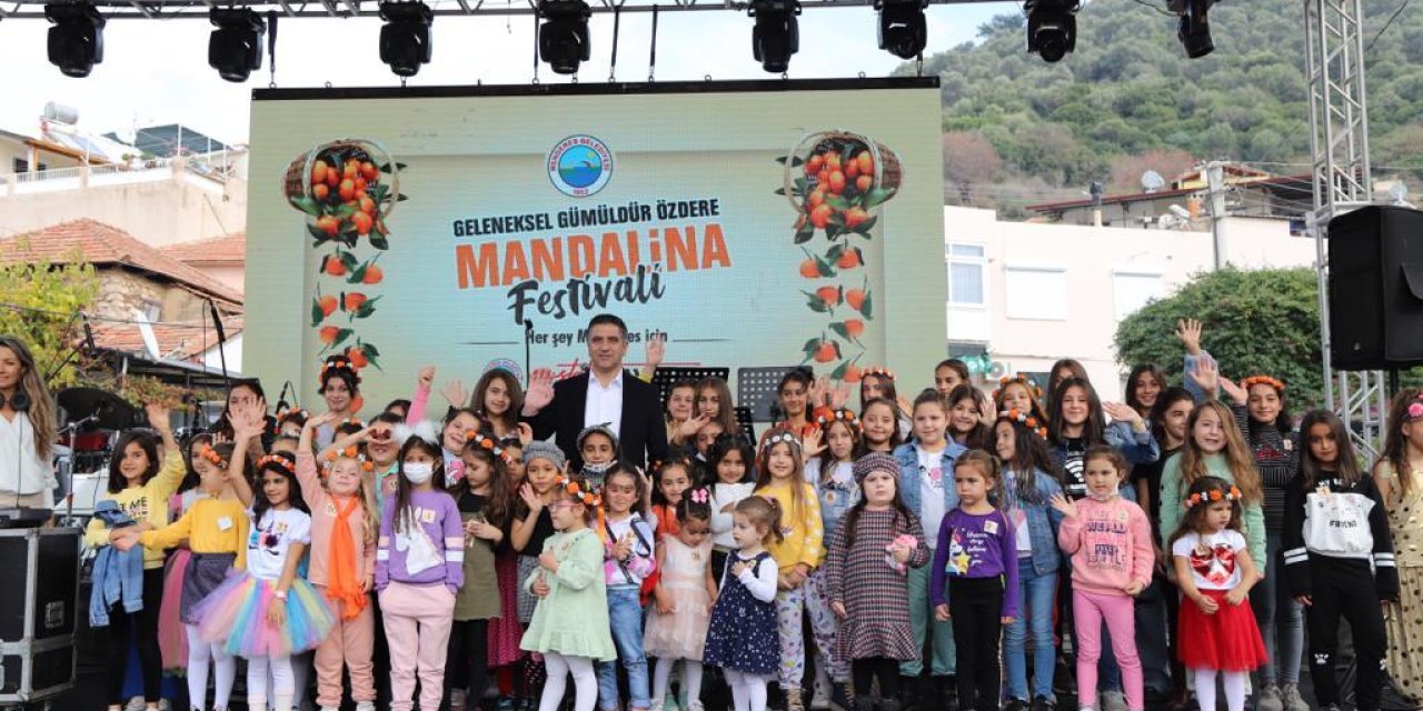 MENDERES’TE MANDALİNA FESTİVALİ’NE BÜYÜK İLGİ