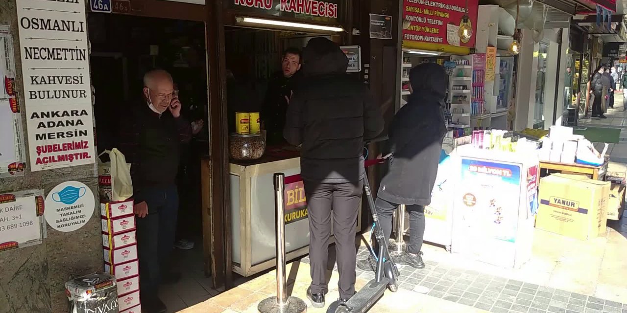 BREZİLYA'DA DON, KAHVE FİYATLARINI 2.300 DOLAR'DAN 6.000 DOLAR'A ÇIKARDI (EY)KAYSERİ’DEKİ KAHVE SATICILARI FİYATLARIN DAHA DA ARTACAĞINA DİKKAT ÇEKİYOR: “KİLOSU 80 LİRAYDI, 100 LİRA OLDU, 20-30 LİRA DAHA ZAM