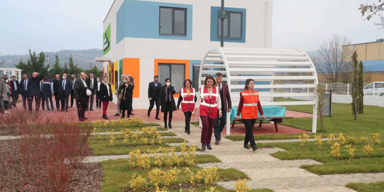 İZMİT BELEDİYESİ DOĞA EĞİTİM KAMPÜSÜ VE LAVANTA PARKI'NDA TEMEL ATILDI