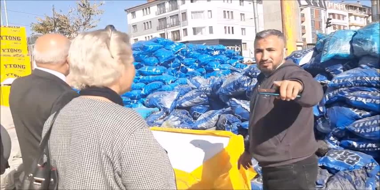 ESKİŞEHİRLİ KÖMÜR SATICISI: "VATANDAŞ TORBAYLA ALIYOR. ONU DA KREDİ KARTINA TAKSİTLE ALIYOR"