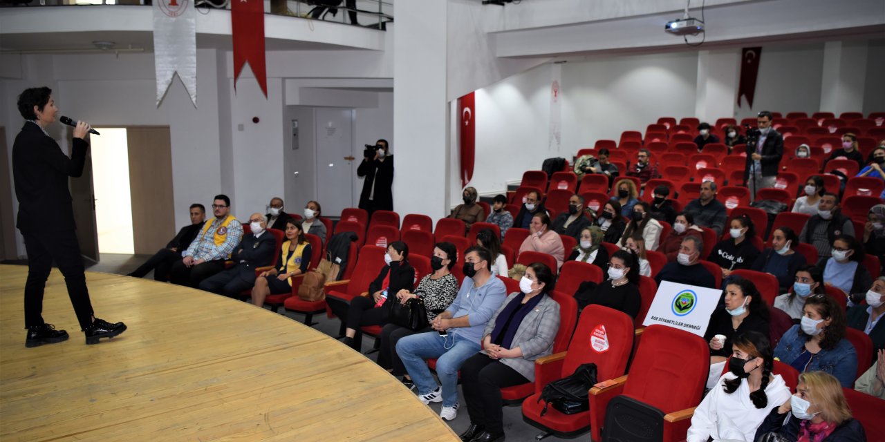 'DİYABETLE YAŞAM' BORNOVA'DA ANLATILDI