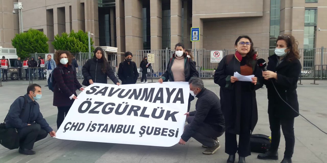 ÇHD’Lİ AVUKATLAR: “SELÇUK KOZAĞAÇLI VE BARKIN TİMTİK’İN TUTUKLULUK SÜRELERİ 5 YILI AŞTI”