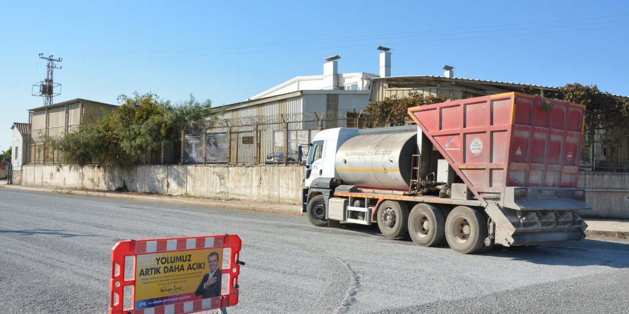 MERSİN BÜYÜKŞEHİR'İN TARSUS'TAKİ ASFALT ÇALIŞMALARI DEVAM EDİYOR
