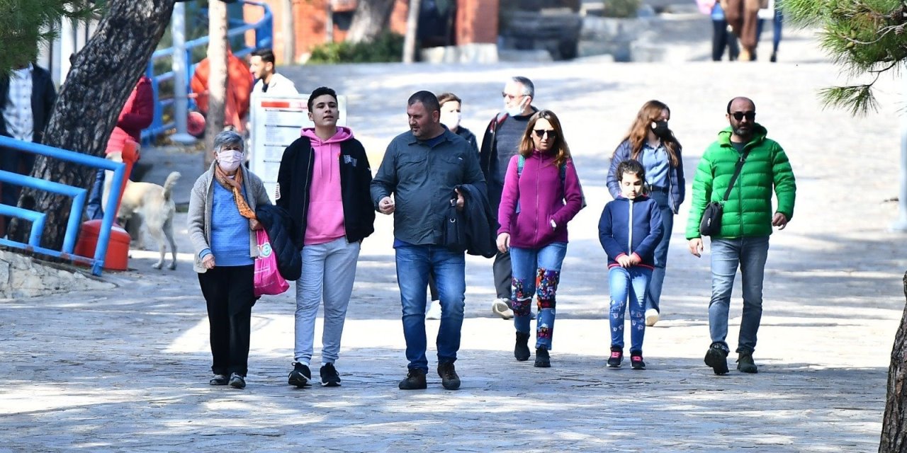 TELEFERİK TESİSLERİ MİNİK ZİYARETÇİLERİ AĞIRLADI