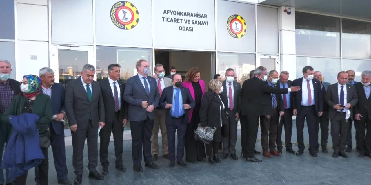 CHP’Lİ ÖZTRAK, ERDOĞAN’IN İŞ İNSANLARINA TEPKİSİNİ DEĞERLENDİRDİ: "EKONOMİ OYUNCULARI SÖYLENENLERE GÜVENMİYOR"