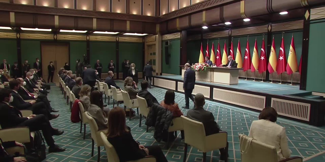 ERDOĞAN: "S-400 PARÇA ÜRETİMİ KONUSUNDA ANLAŞTIK ANCAK RUSYA İLE AÇIKLAMA YAPMAMA KARARI ALDIK"