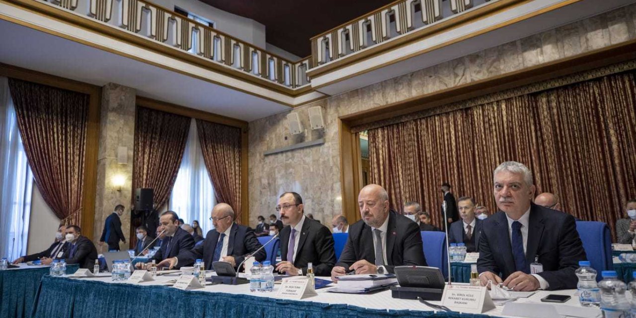 BAKAN MUŞ: “AK PARTİ 20 YILDIR 20 BÜTÇE YAPTI, BU 21'İNCİ; BU DAĞITIMI İYİ YAPABİLDİĞİ İÇİN İKTİDARDA TUTULDU”