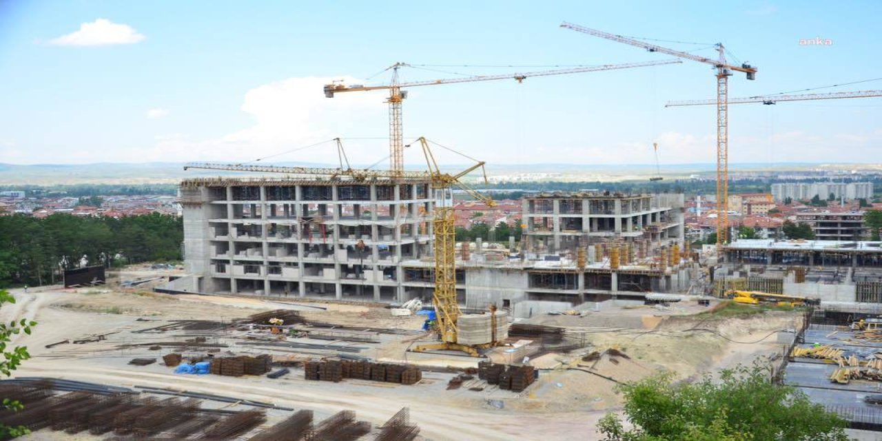 TEMELLERİ 2014’TE ATILAN KÜTAHYA ŞEHİR HASTANESİ İNŞAATI DURDU