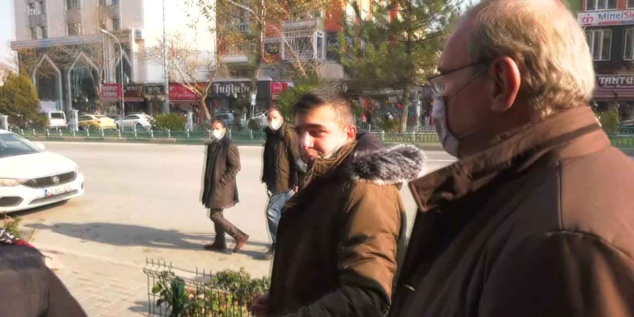 KÜTAHYALI İŞSİZ GENÇ: "YOK ABİ, İŞ YOK. ANNEME CEKET ALDIRDIM, UTANIYORUM"