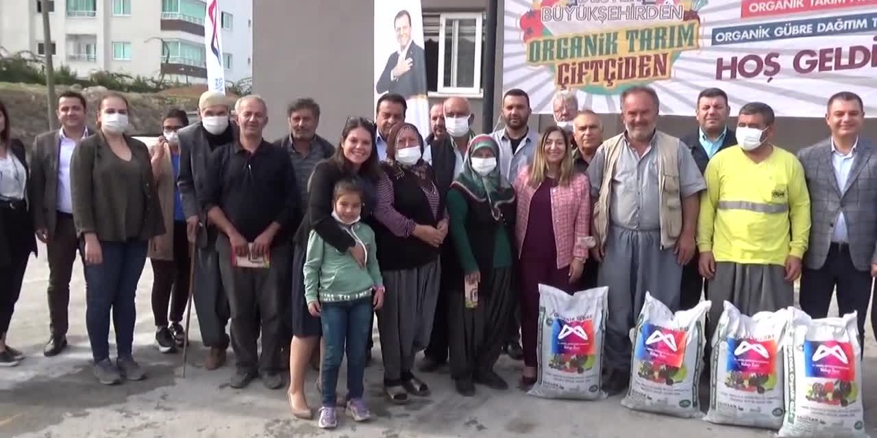 MERSİN BÜYÜKŞEHİR’DEN TARSUS’TA ÜRETİCİLERE ORGANİK GÜBRE DESTEĞİ