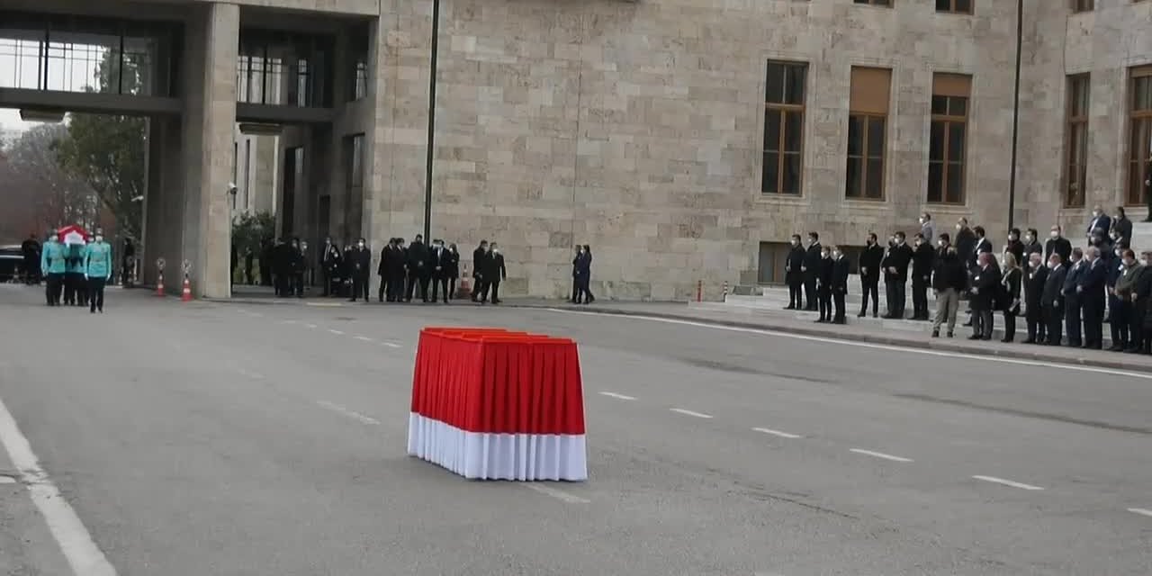VEFAT EDEN AKP'Lİ İMRAN KILIÇ İÇİN TBMM'DE TÖREN DÜZENLENDİ