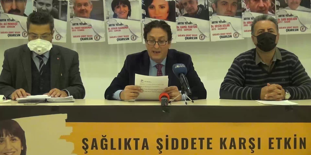 GÖREV BAŞINDA KATLEDİLEN DOKTOR AYNUR DAĞDEMİR, İZMİR'DE ANILDI