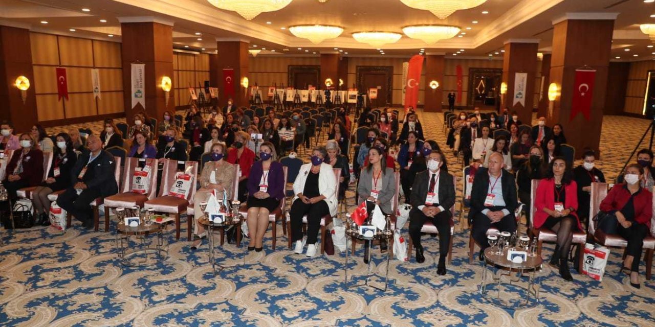 İZMİT'TE KADIN HAKLARI İÇİN TARİHİ İMZA