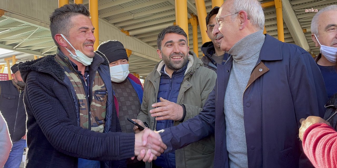 KILIÇDAROĞLU AİLESİ PAZAR ALIŞVERİŞİNE ÇIKTI: "GIDA DURUMLARINI BİLİYORSUNUZ, KORKUYA MAHAL YOK, ÇÖZECEĞİZ İNŞALLAH"