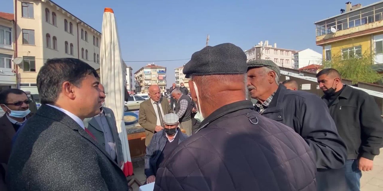 KIRŞEHİRLİ ÇİFTÇİ TARLAYI SATMA NOKTASINA GELDİ: "5 KURUŞ KAZANAMIYORUM. PANCAR TARLADA ÇÜRÜDÜ"