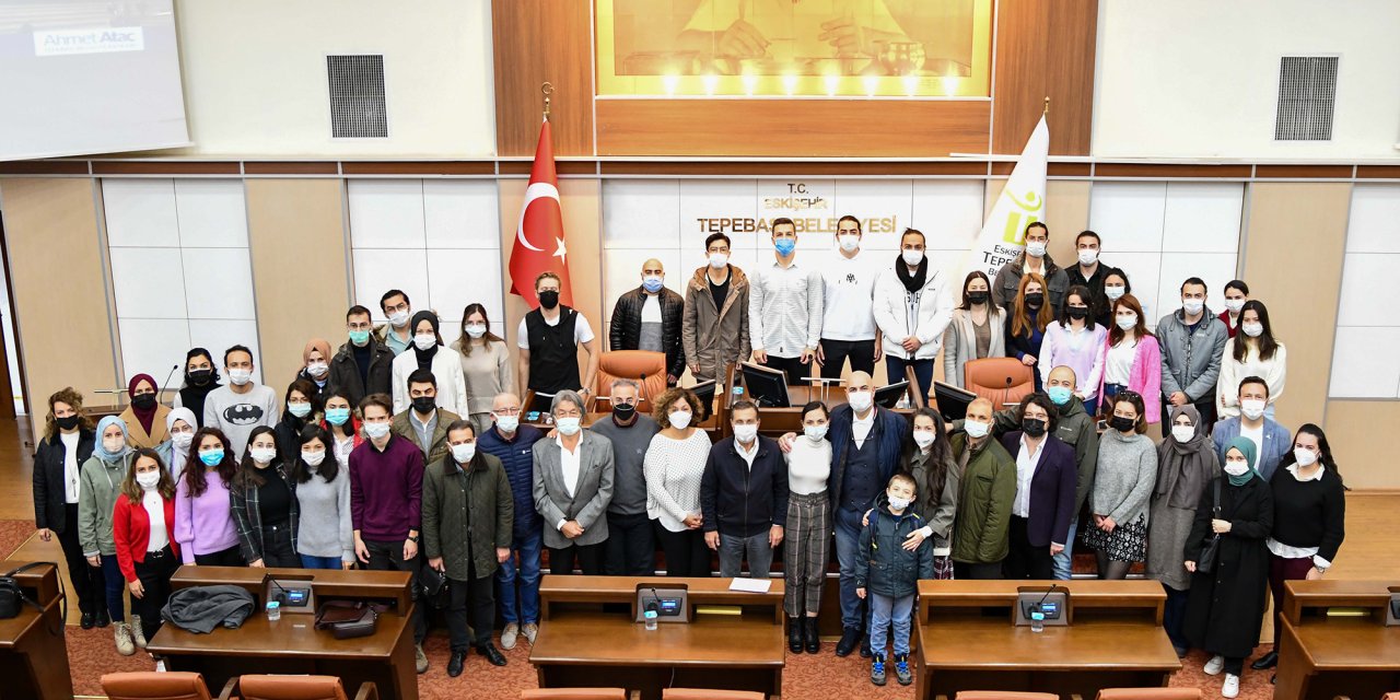 TEPEBAŞI BELEDİYE BAŞKANI ATAÇ DİŞ HEKİMİ ADAYLARIYLA BİR ARAYA GELDİ