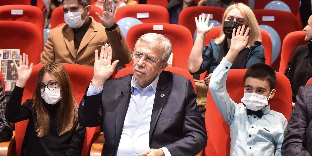 BÜYÜKŞEHİR BELEDİYESİ ÇOCUK MECLİSİNDE MAZBATA VERİLDİ