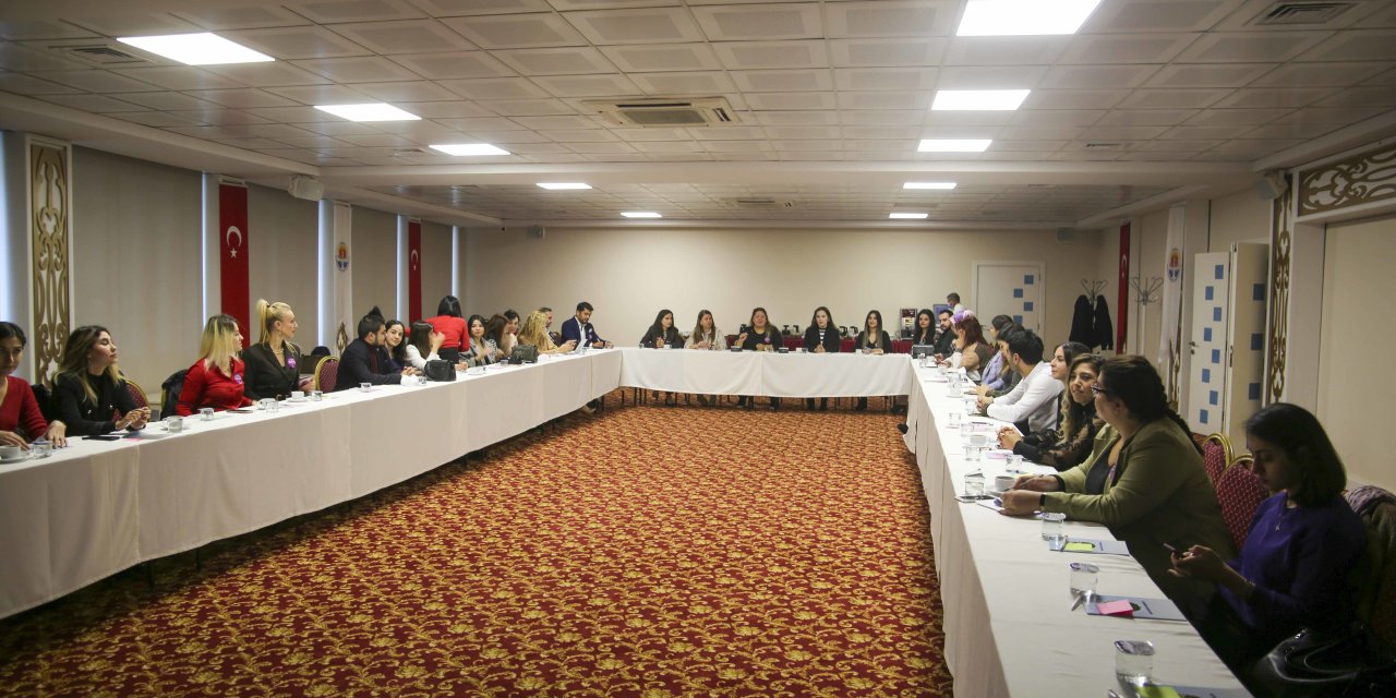 ADANA'DA KADINA YÖNELİK ŞİDDETE KARŞI EĞİTİM ÇALIŞMASI
