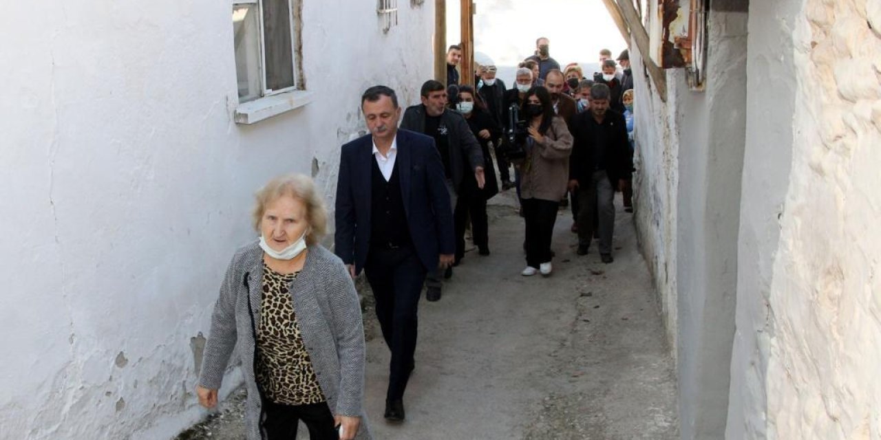 CHP MANİSA İL BAŞKANI BALABAN: KENTSEL DÖNÜŞÜM PROJELERİNDEKİ SORUNLARIN ÇÖZÜMÜ İÇİN HEYET OLUŞTURULACAK