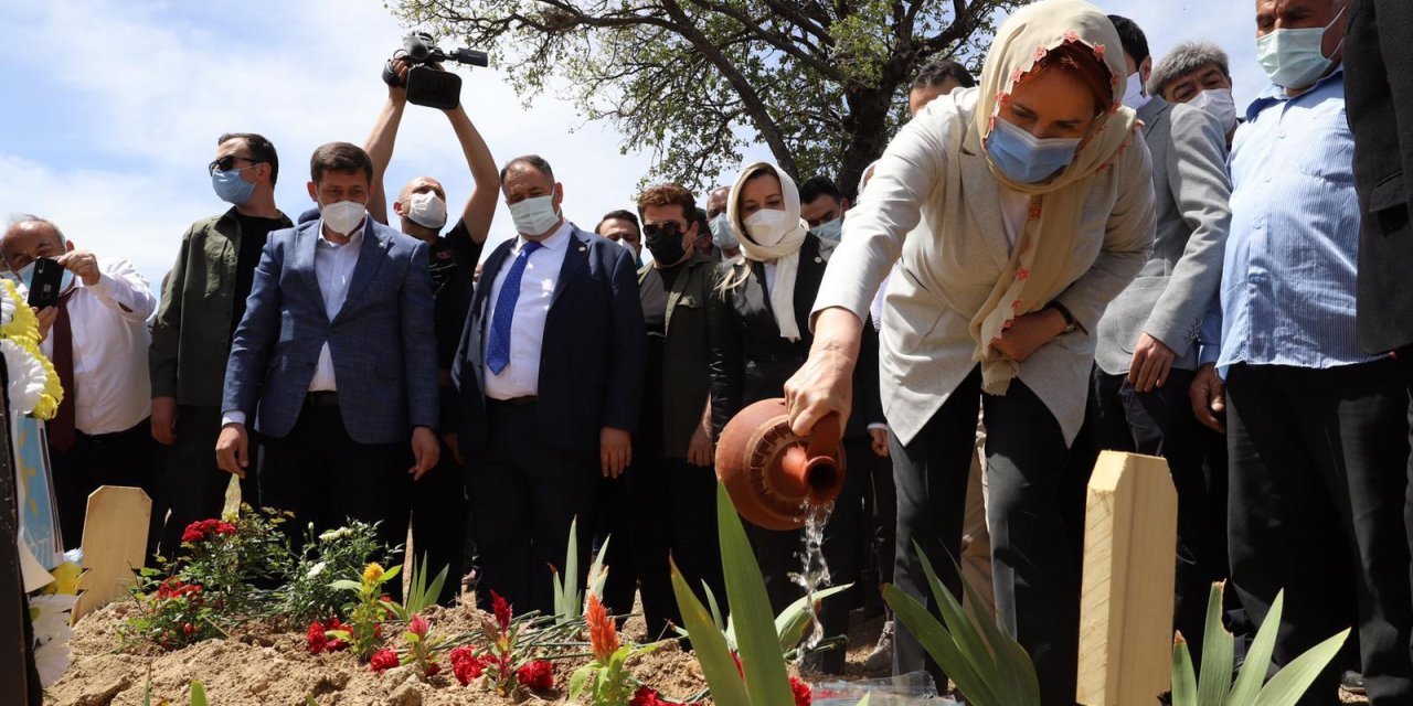 AKŞENER, KORONAVİRÜSE YENİK DÜŞEN İYİ PARTİ ISPARTA İL BAŞKANI ŞİMŞEK'İN KABRİNİ ZİYARET ETTİ