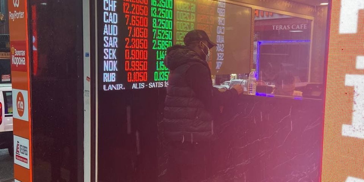 KUR ATAĞI ALIM SATIMI DURDURDU: DOLAR 13,50'Yİ, EURO DA 15'İ GÖRDÜ