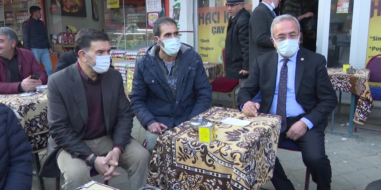 AĞRILI GENÇ: “DOLARI TAKİP EDİYORUZ, KÖTÜ BİR ÇAĞDA YAŞIYORUZ”