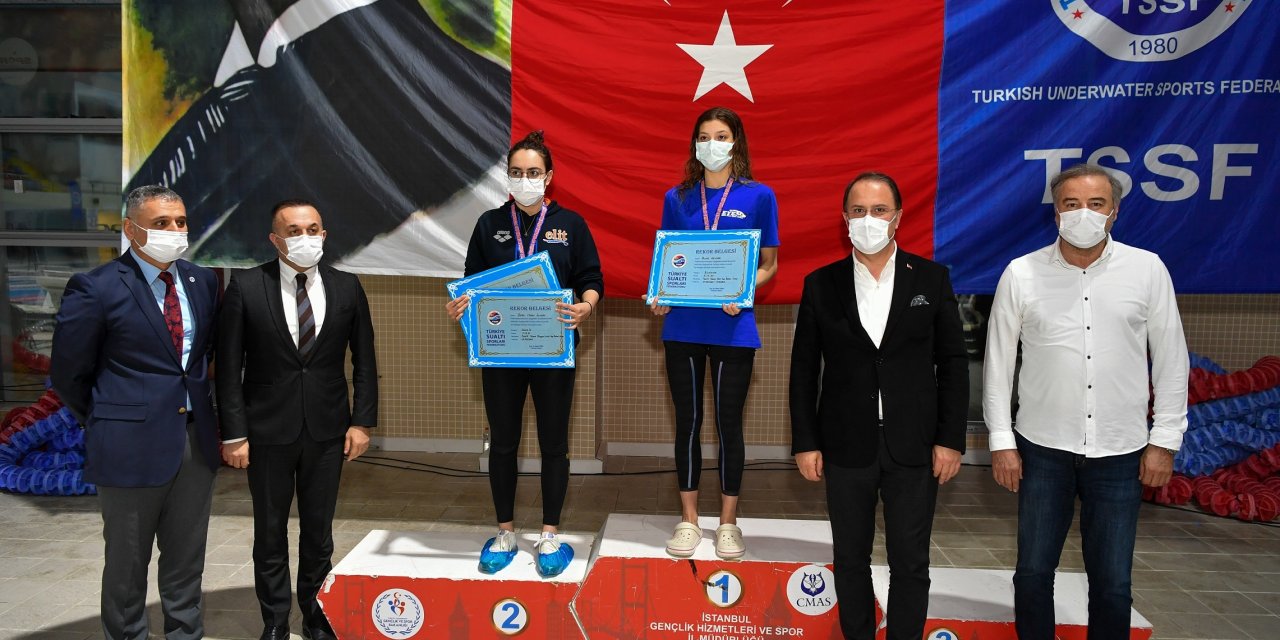 PALETLİ YÜZME ŞAMPİYONASI BEYLİKDÜZÜ’NDE BAŞLADI